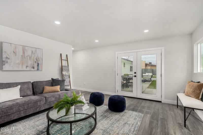 5212 Livingroom1