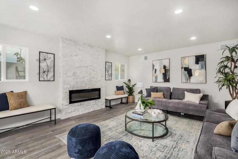 5212 Livingroom2