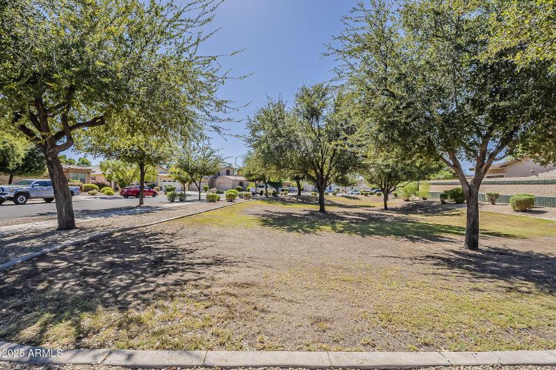 89-web-or-mls-136th Ln Community-1