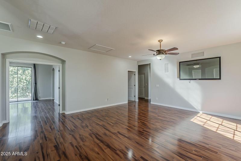46-web-or-mls-136th Ln-46