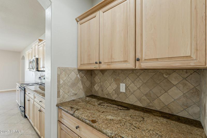 28-web-or-mls-136th Ln-28
