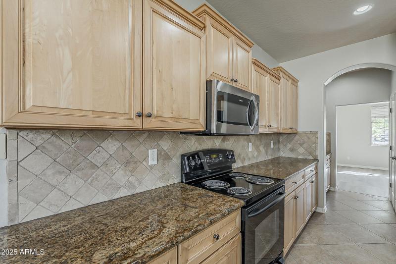 26-web-or-mls-136th Ln-26