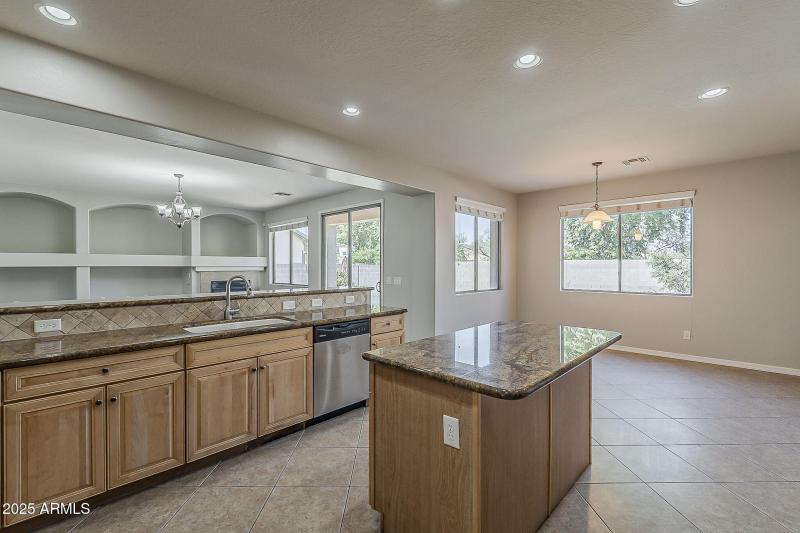 23-web-or-mls-136th Ln-23