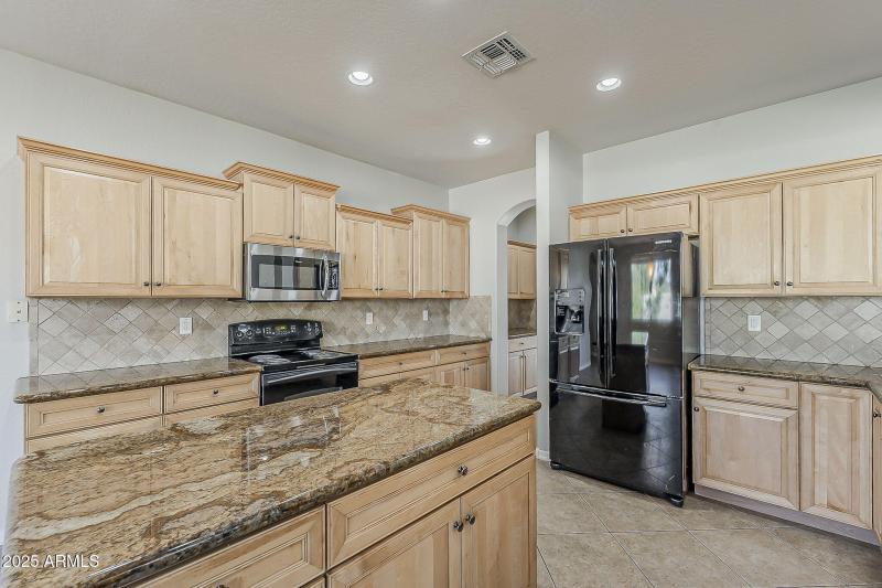 20-web-or-mls-136th Ln-20