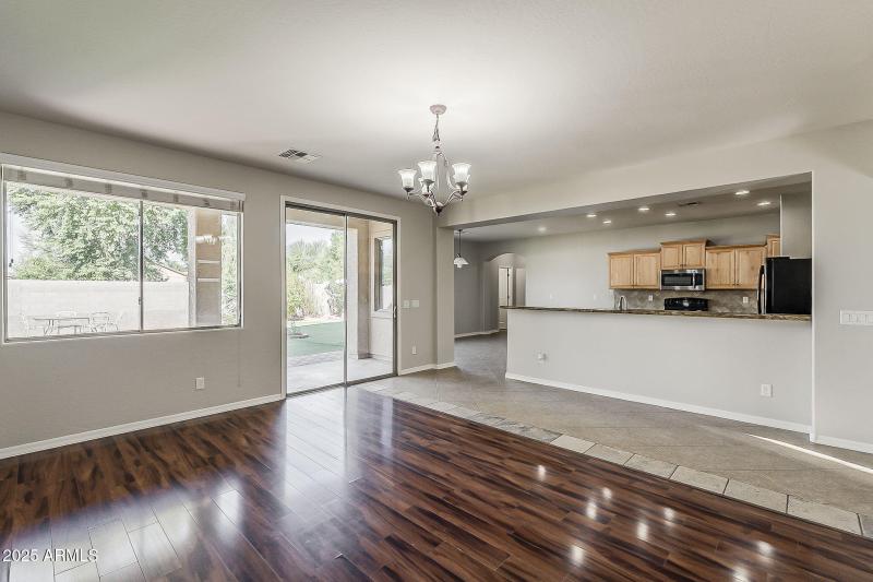17-web-or-mls-136th Ln-17