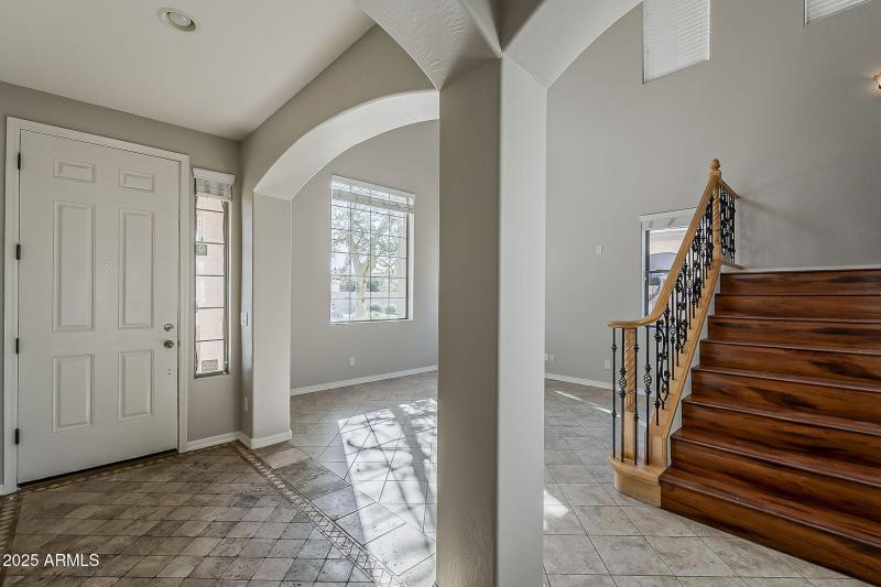 5-web-or-mls-136th Ln-5