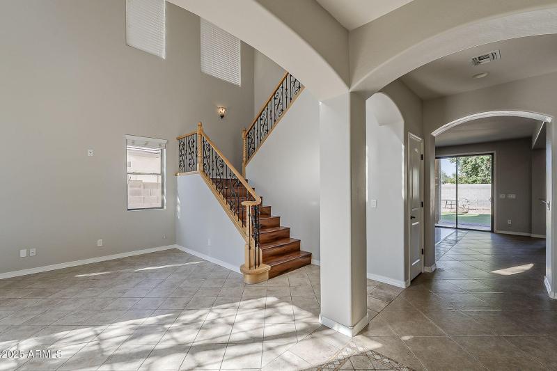 4-web-or-mls-136th Ln-4