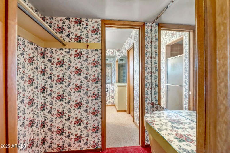 Primary Closet/ sitting area