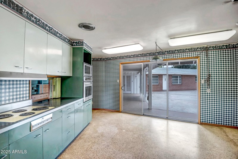 Patio acces from kitchens