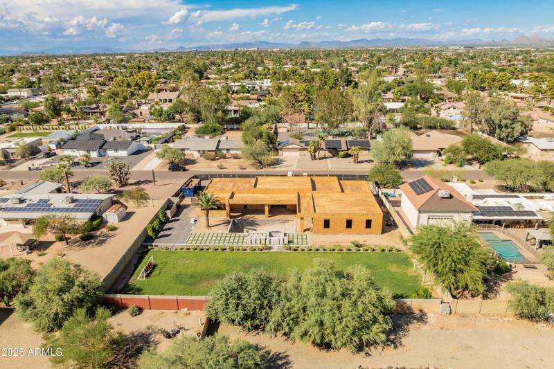 6101 E Joan De Arc Ave-11