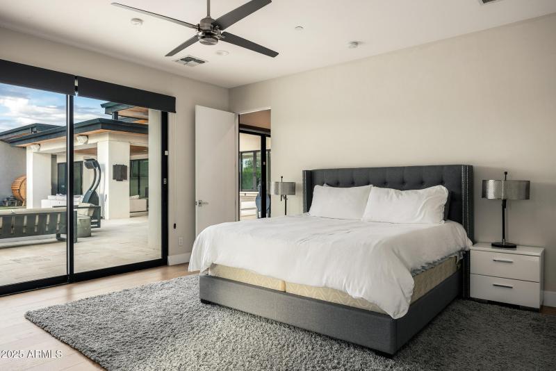 38guest bedroom3