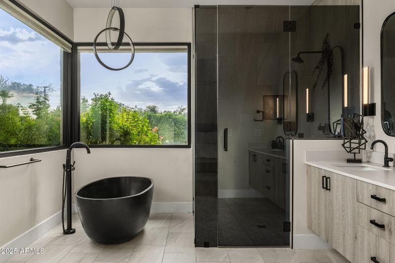 39guest bath3