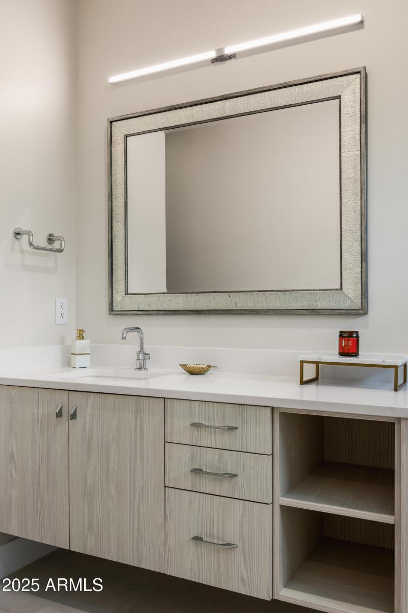 42guest bath2