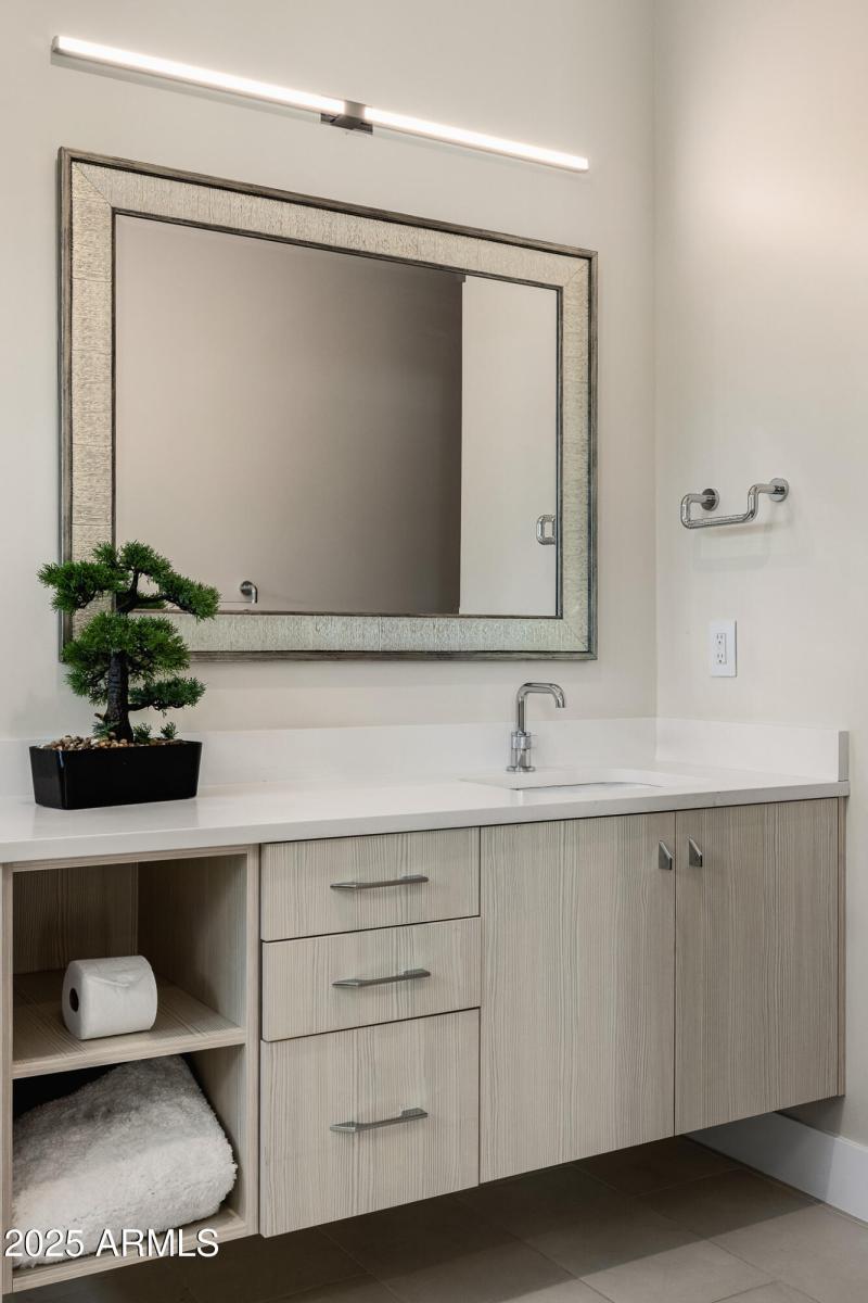 45guest bath1