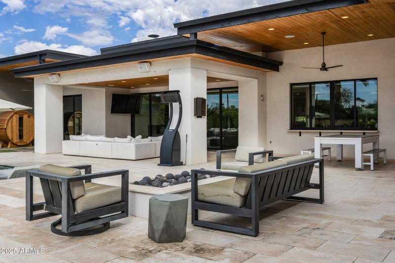 48firepit lounge