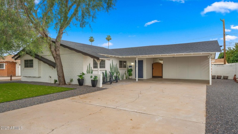 8-web-or-mls-Front yard3