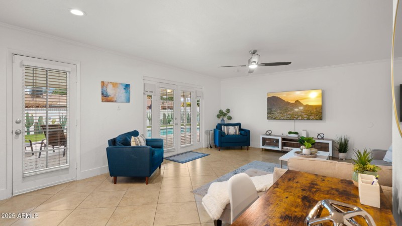 12-web-or-mls-Great Room2