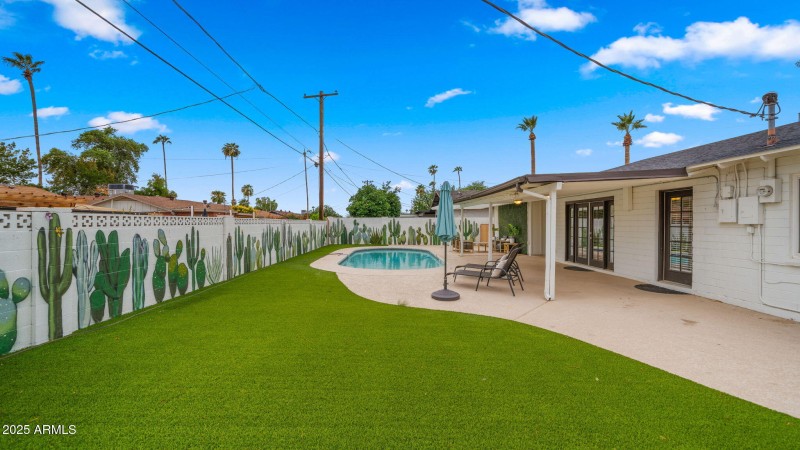 42-web-or-mls-Backyard1