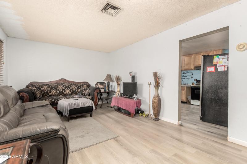 5001 S 19th Drive_05