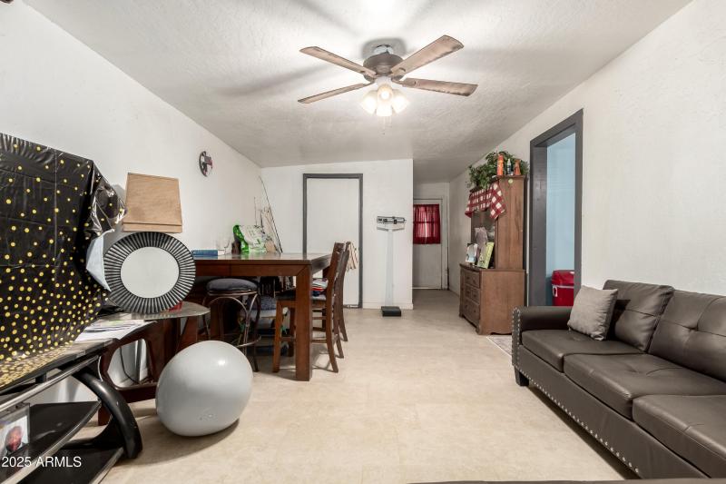 5001 S 19th Drive_07