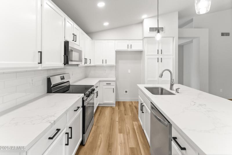 14708 W Lupine Ln-19