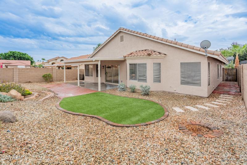 14708 W Lupine Ln-33