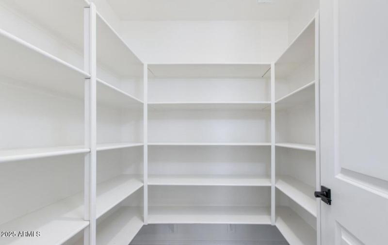 Walk in Pantry