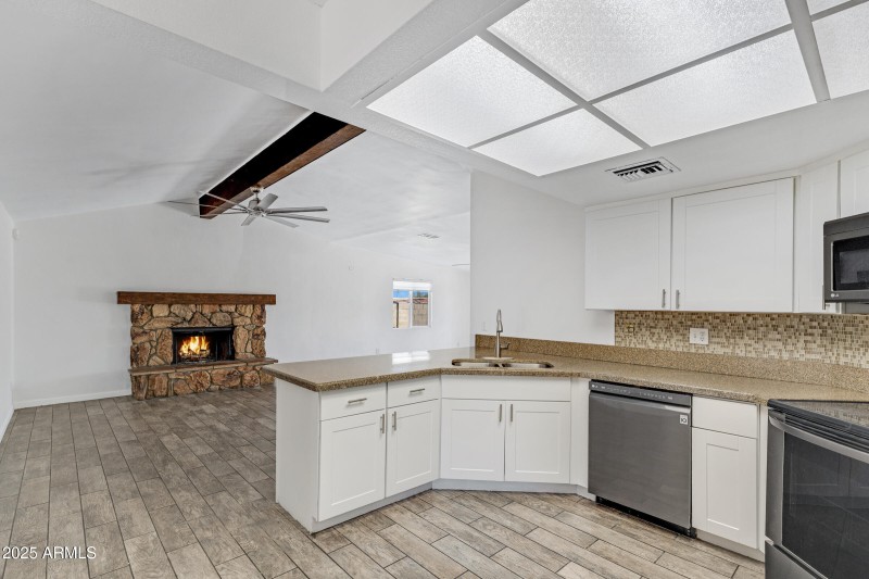 2515 N 43rd Dr-8