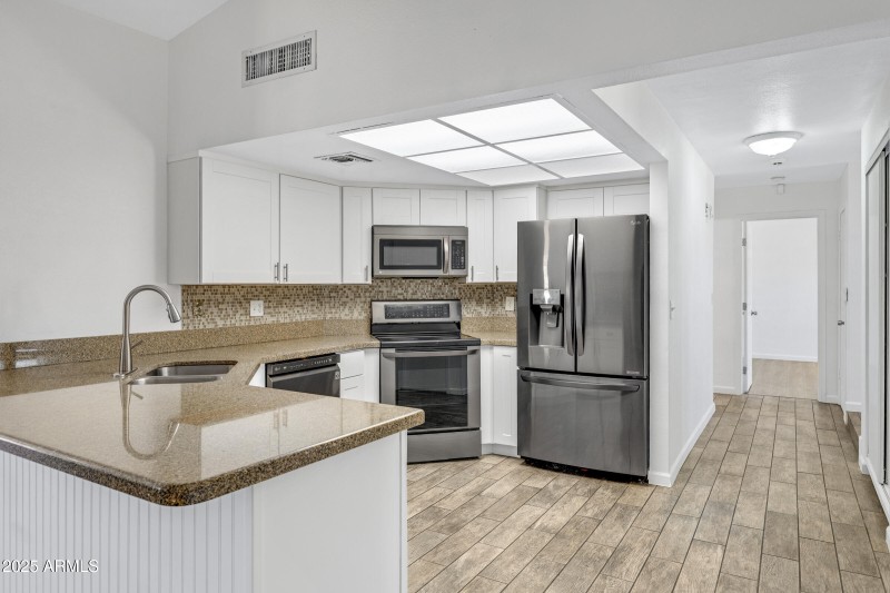2515 N 43rd Dr-11