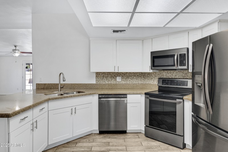 2515 N 43rd Dr-12