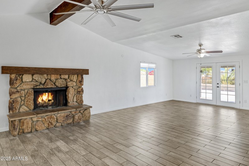 2515 N 43rd Dr-13