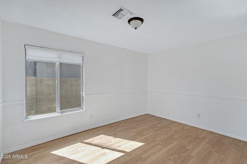 2515 N 43rd Dr-17