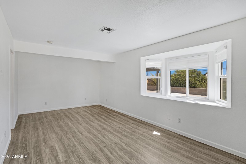 2515 N 43rd Dr-20