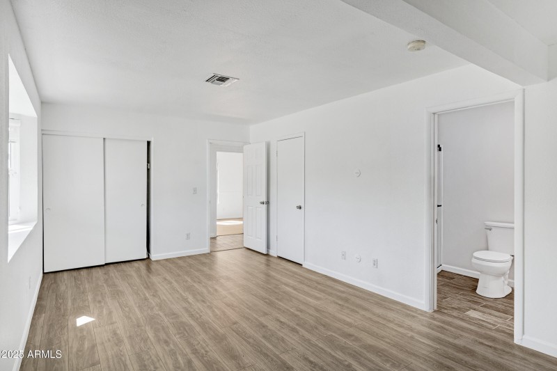 2515 N 43rd Dr-21