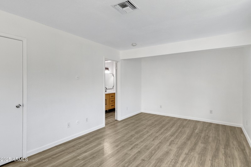 2515 N 43rd Dr-22