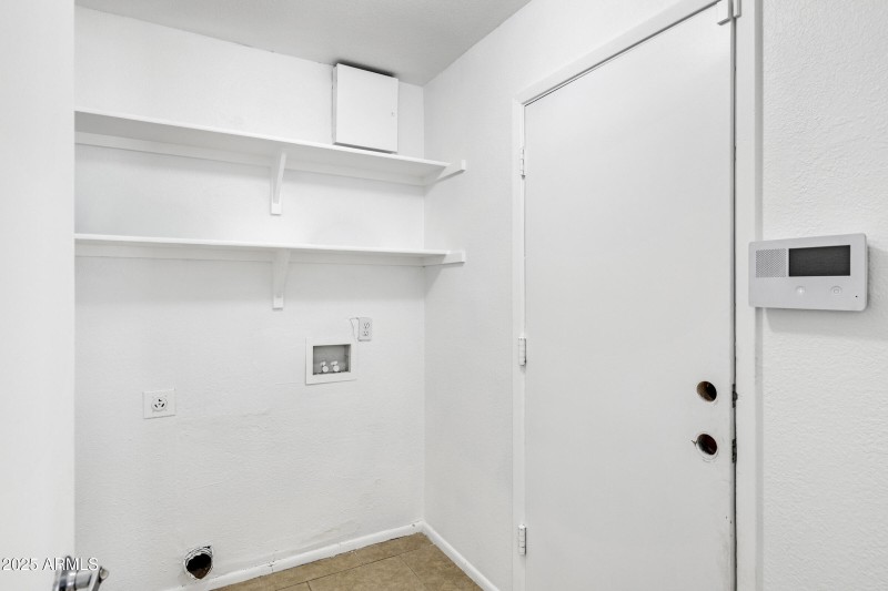 2515 N 43rd Dr-25
