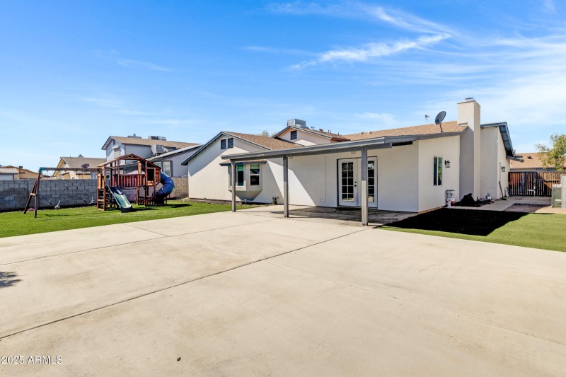 2515 N 43rd Dr-28