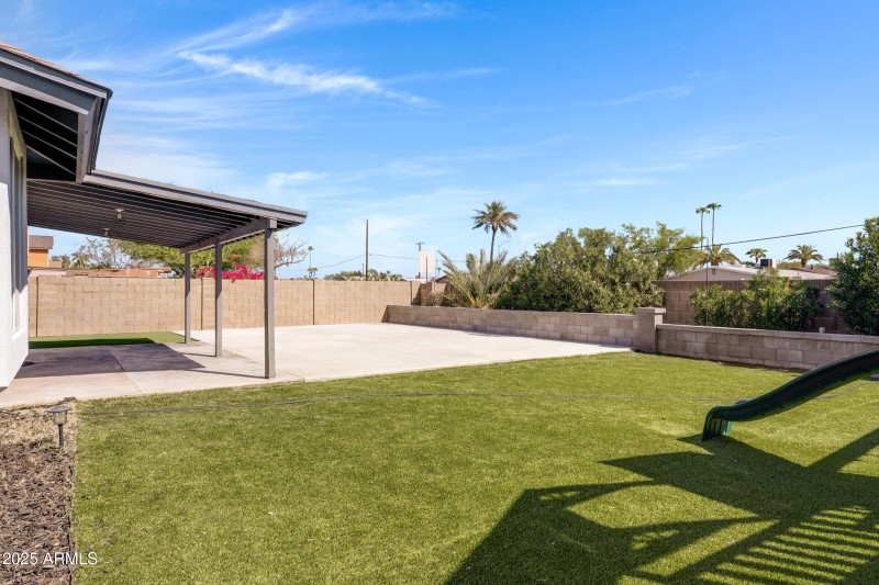2515 N 43rd Dr-30
