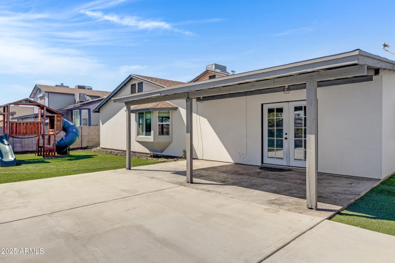 2515 N 43rd Dr-32