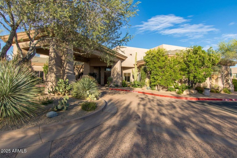 Legend Trail comm. center