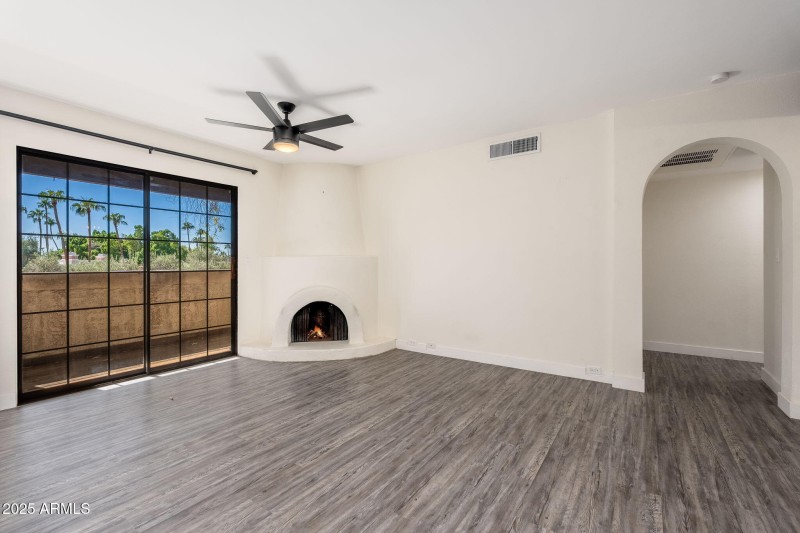 7557 N Dreamy Draw Dr UNIT 219 - 06