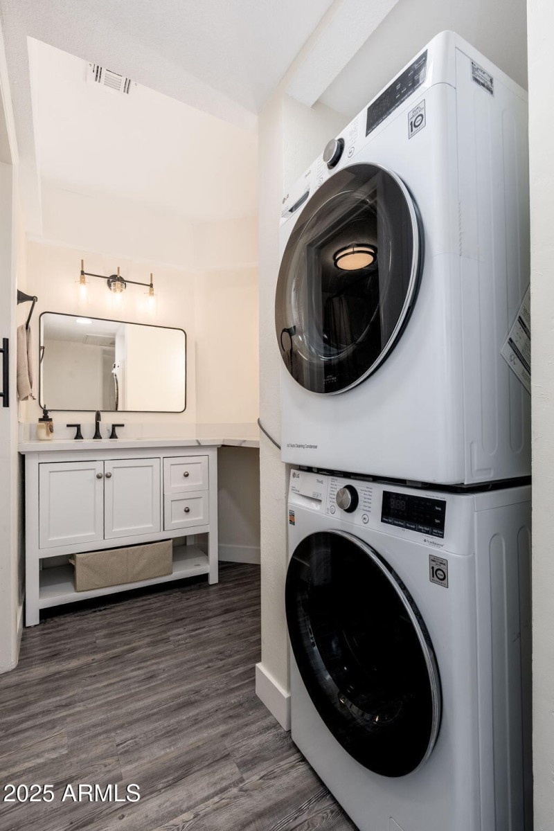 7557 N Dreamy Draw Dr UNIT 219 - 19