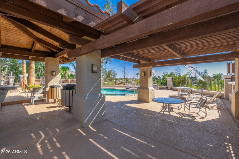 The Pointe Condominiums - 05