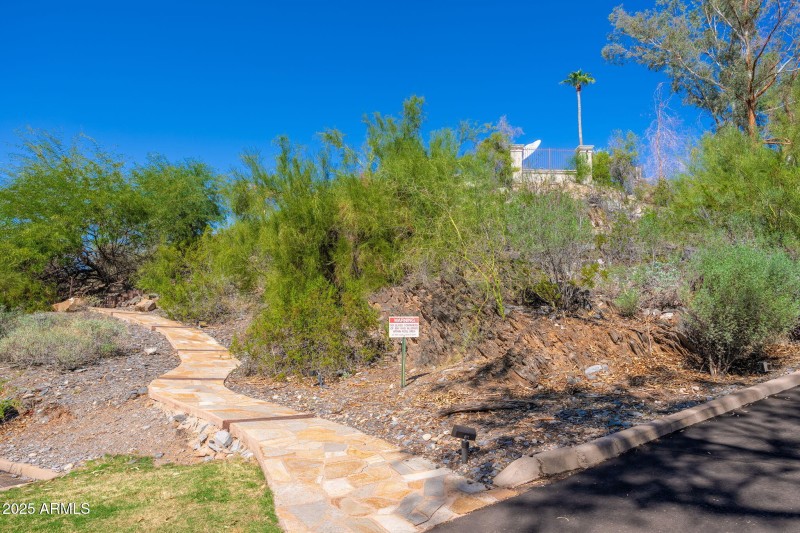 The Pointe Condominiums - 09