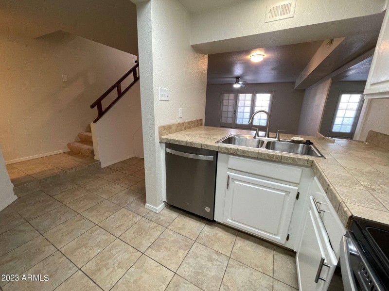 A5A1807B-9D5D-4973-8FE2-C537DC01B291