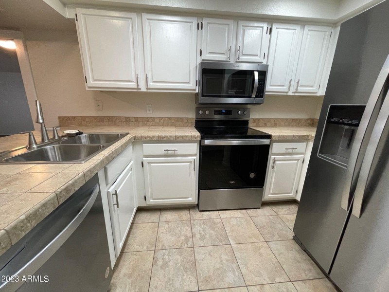 172E8200-9F24-4420-A318-3F0E751FB445