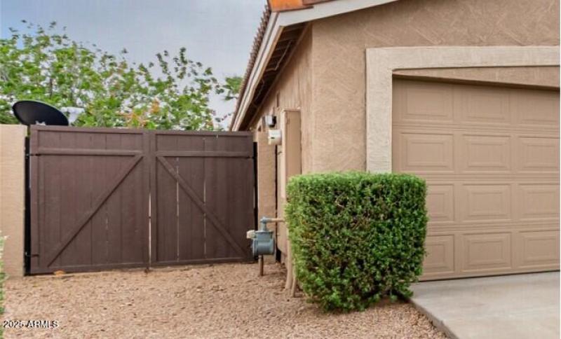 RV Gate