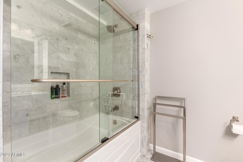 2nd Bath with tub & shower