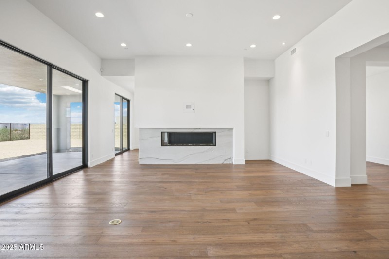 14-web-or-mls-13230 E Buckskin Trail-S07