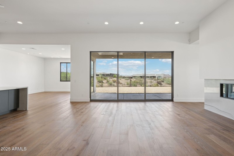 16-web-or-mls-13230 E Buckskin Trail-S07